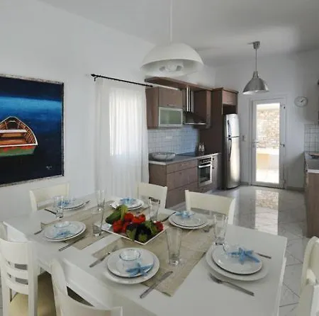 Blanca Villa Aspro Chorio